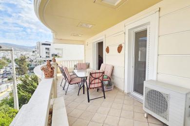 ΑΛΙΜΟΣ(Εκτελωνιστών), Οροφοδιαμερισμα με ευρύχωρα υπνοδωμάτια