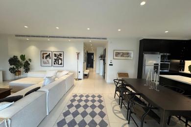 ΓΛΥΦΑΔΑ (Κέντρο), Νεόδμητο διαμέρισμα 145τμ, σε κεντρικό σημείο