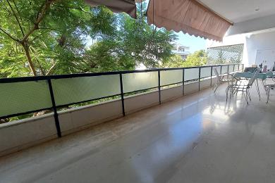 ΓΛΥΦΑΔΑ (Κέντρο) Διαμέρισμα 101τ.μ, σε κεντρικό και ήσυχο σημείο