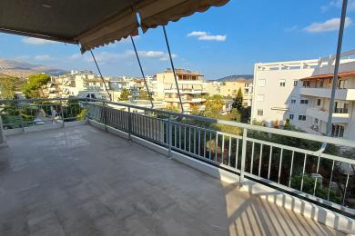 ΒΑΡΚΙΖΑ (Κέντρο), Ανακαινισμένο διαμέρισμα με θέα