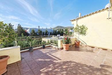 ΒΑΡΗ (Βάρκιζα), Φωτεινή μεζονέτα ιδανική για πολυμελή οικογένεια