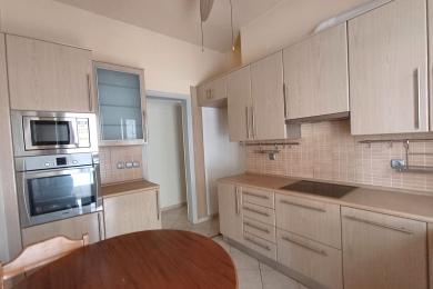 ΓΛΥΦΑΔΑ( Τερψιθέα), Διαμέρισμα 86τμ, σε ήσυχο σημείο