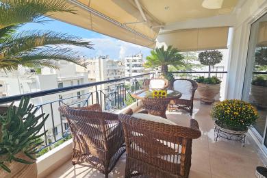 ΑΛΙΜΟΣ (Καλαμάκι), Ρετιρέ διαμέρισμα με θέα σε θάλασσα & βουνό