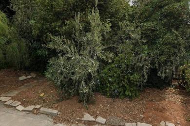 ΓΛΥΦΑΔΑ, Κεντρικό οικόπεδο προς εμπορική και οικιστική ανάπτυξη