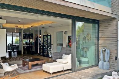 ΑΛΙΜΟΣ, Πολυτελές minimal οροφοδιαμέρισμα με κήπο & πισίνα