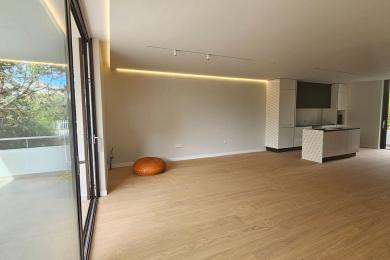 ΒΟΥΛΑ(Δικηγορικά),Ανακαινισμένη μεζονέτα σε ήσυχη γειτονιά